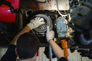 Installing a car clutch disc